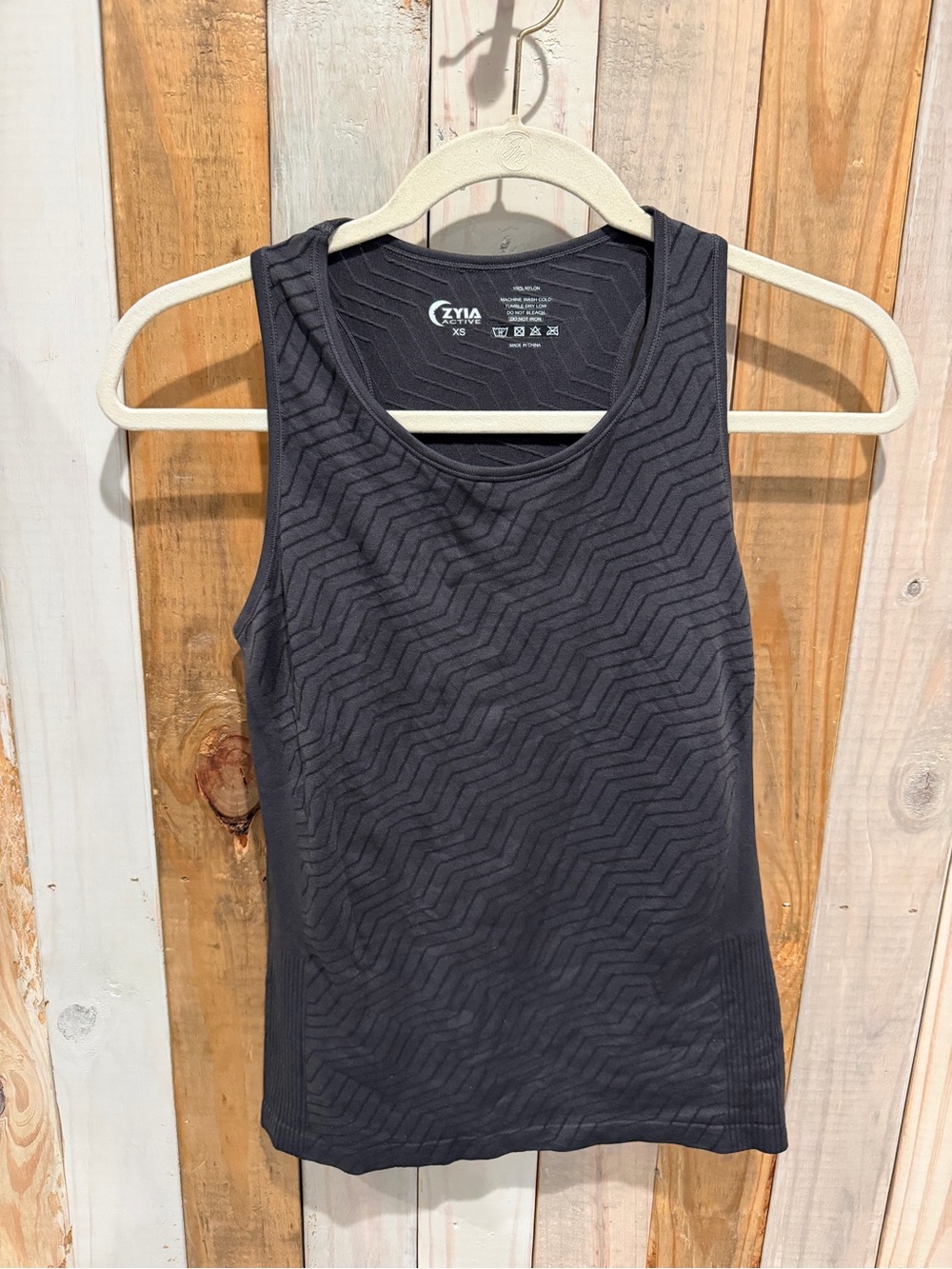 Zyia Active Gray Chevron Cooper Charged Tank. Size XS.